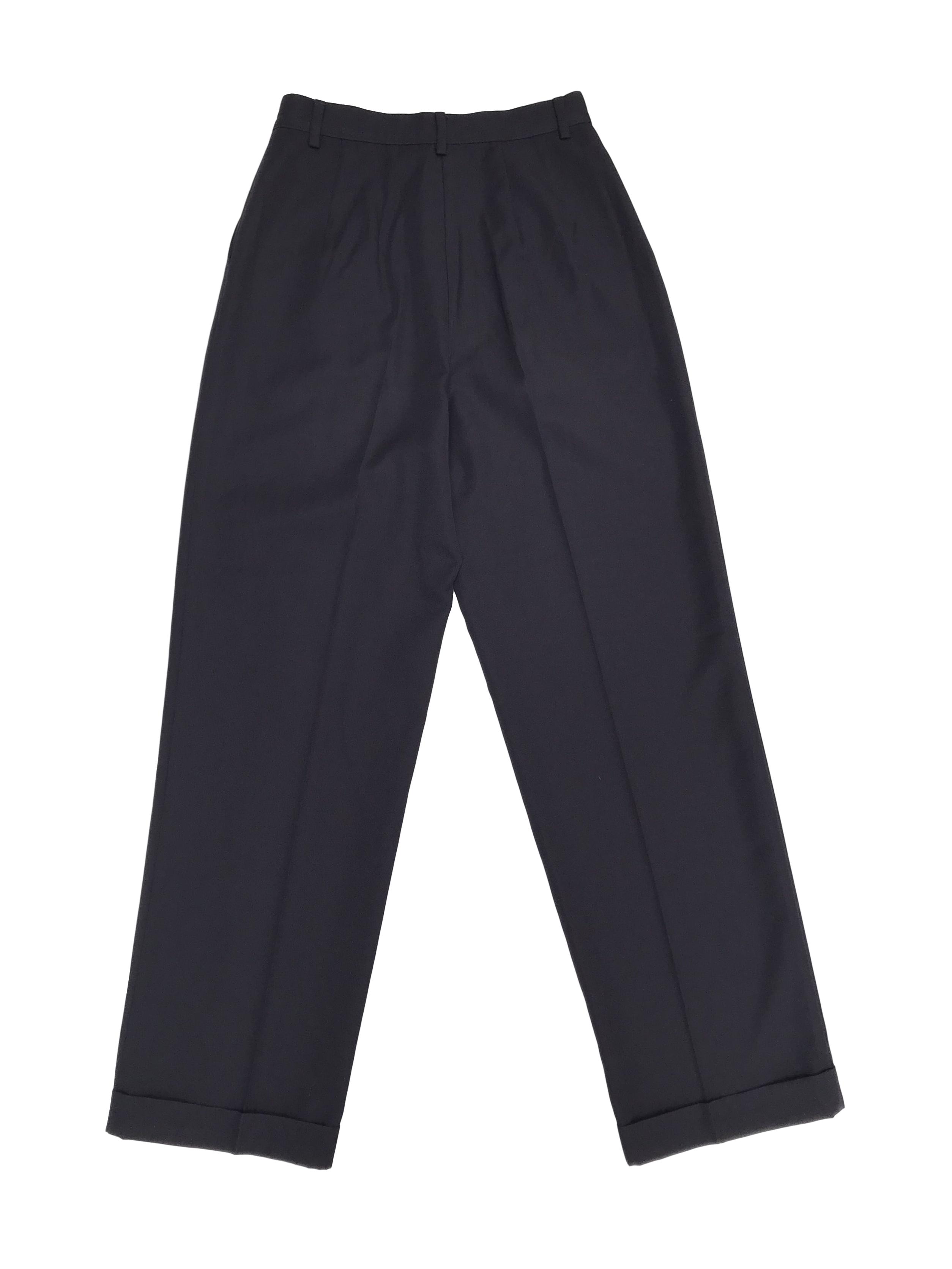 Pantalón Sisley azul 45% lana, a la cintura con pierna ancha tipo palazzo y dobladillo en la basta. Hermoso! Precio original S/ 370