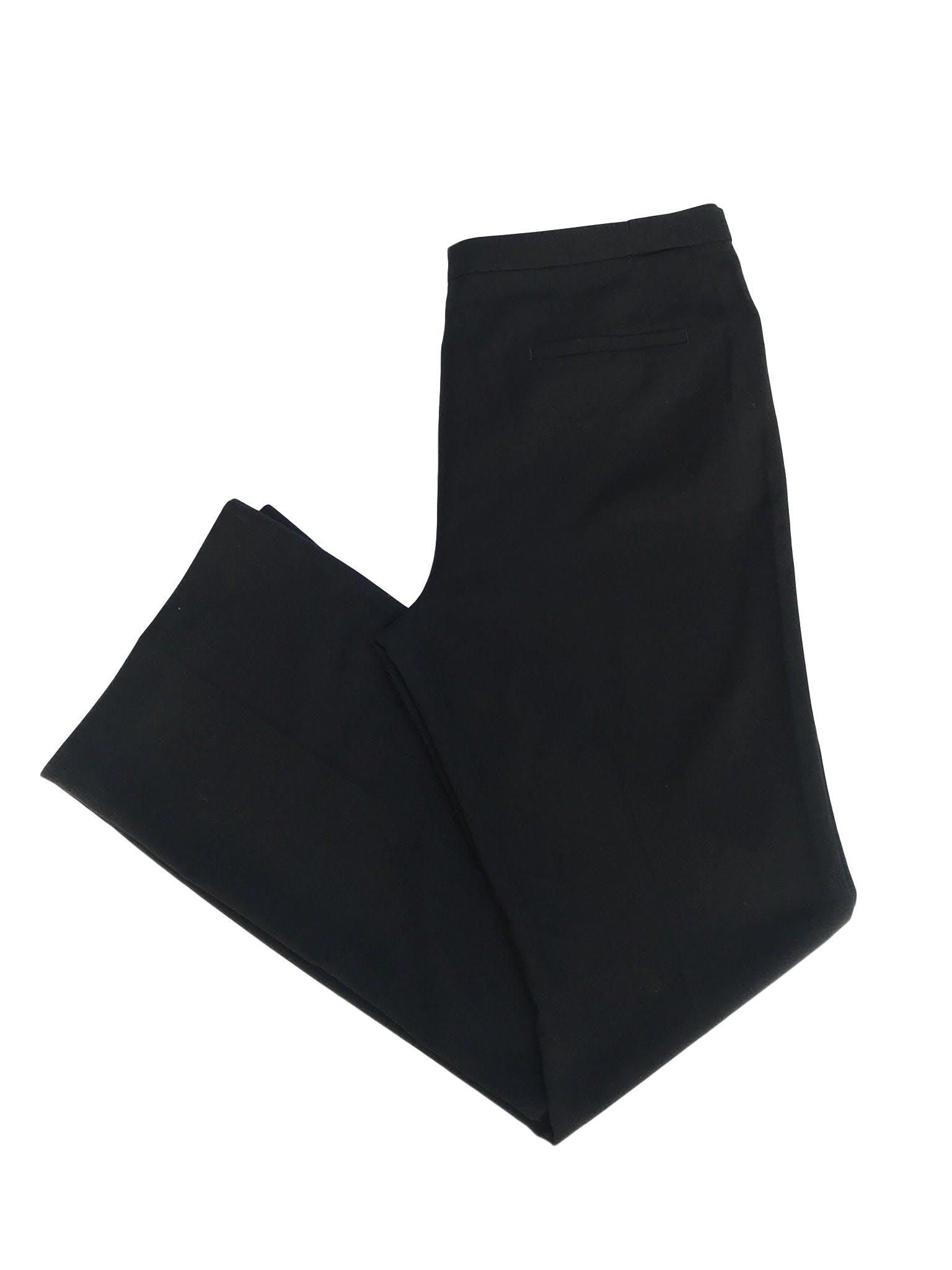 Pantalón Esprit, tela tipo sastre negro, rica al tacto, bolsillos y botones laterales en la pretina, corte recto. Precio original S/ 140. ¡Como nuevo!
Talla 32