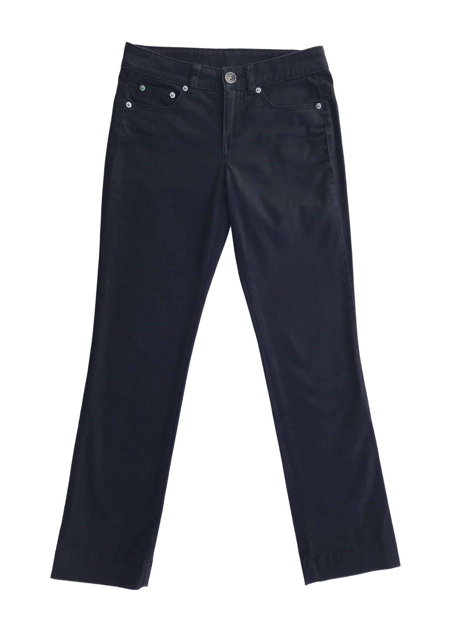 Pantalón Benetton azul 98% algodón ligeramente stretch tipo drill, 5 bolsillos, corte pitillo. Precio original S/ 250
Talla 27