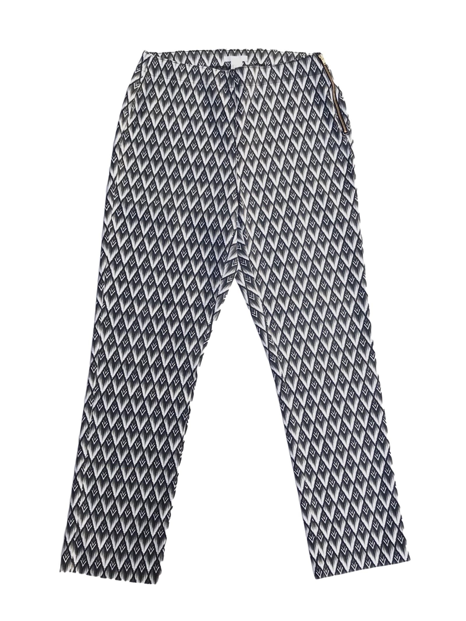 Pantalón H&M estampado barroco en tonos grises y cremas, ligeramente stretch con cierre lateral, corte pitillo 
Talla 32