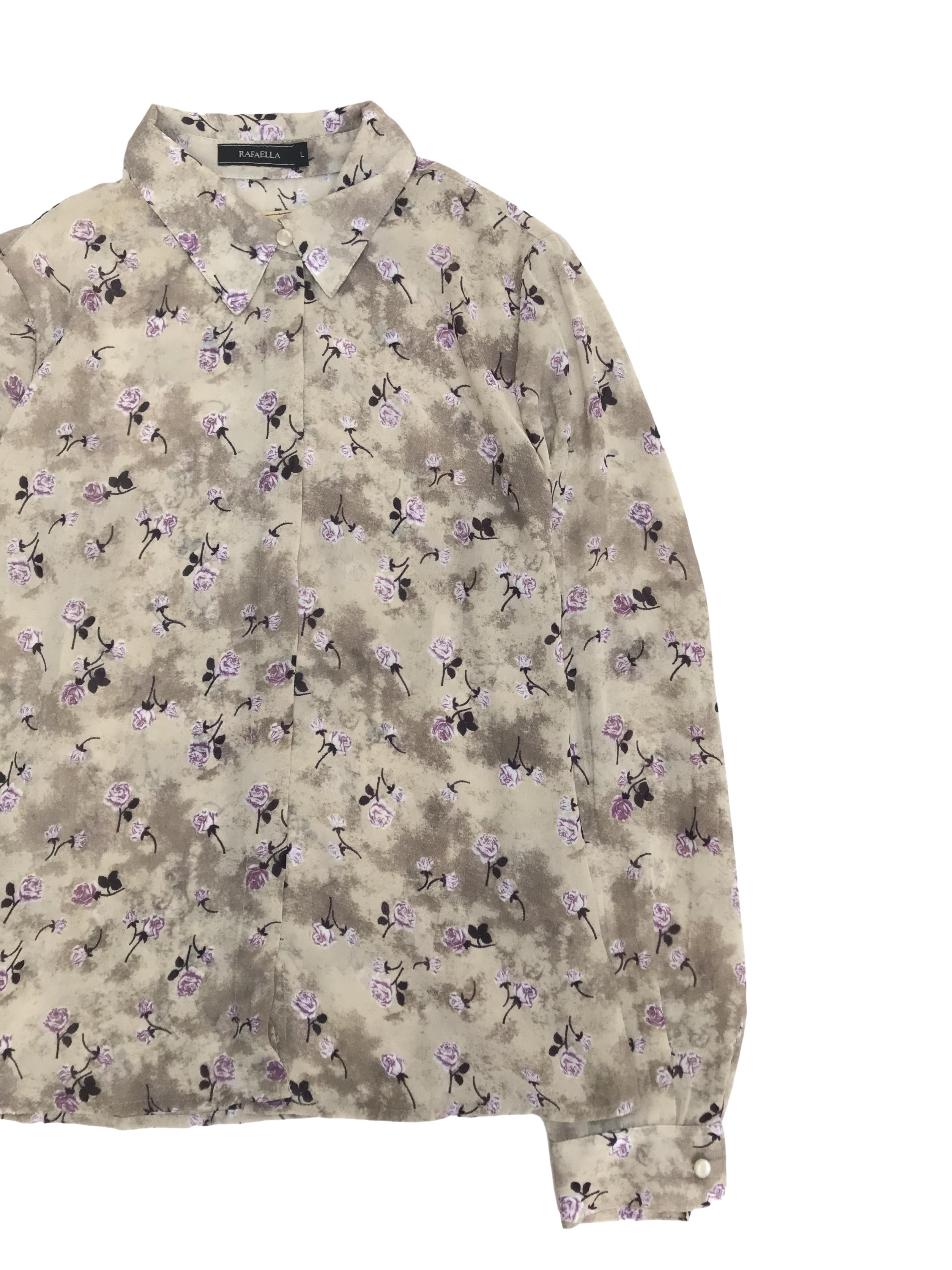 Blusa de gasa beige plomizo con estampado de flores moradas, camisera con botones delanteros recubiertos y pinzas en la espalda