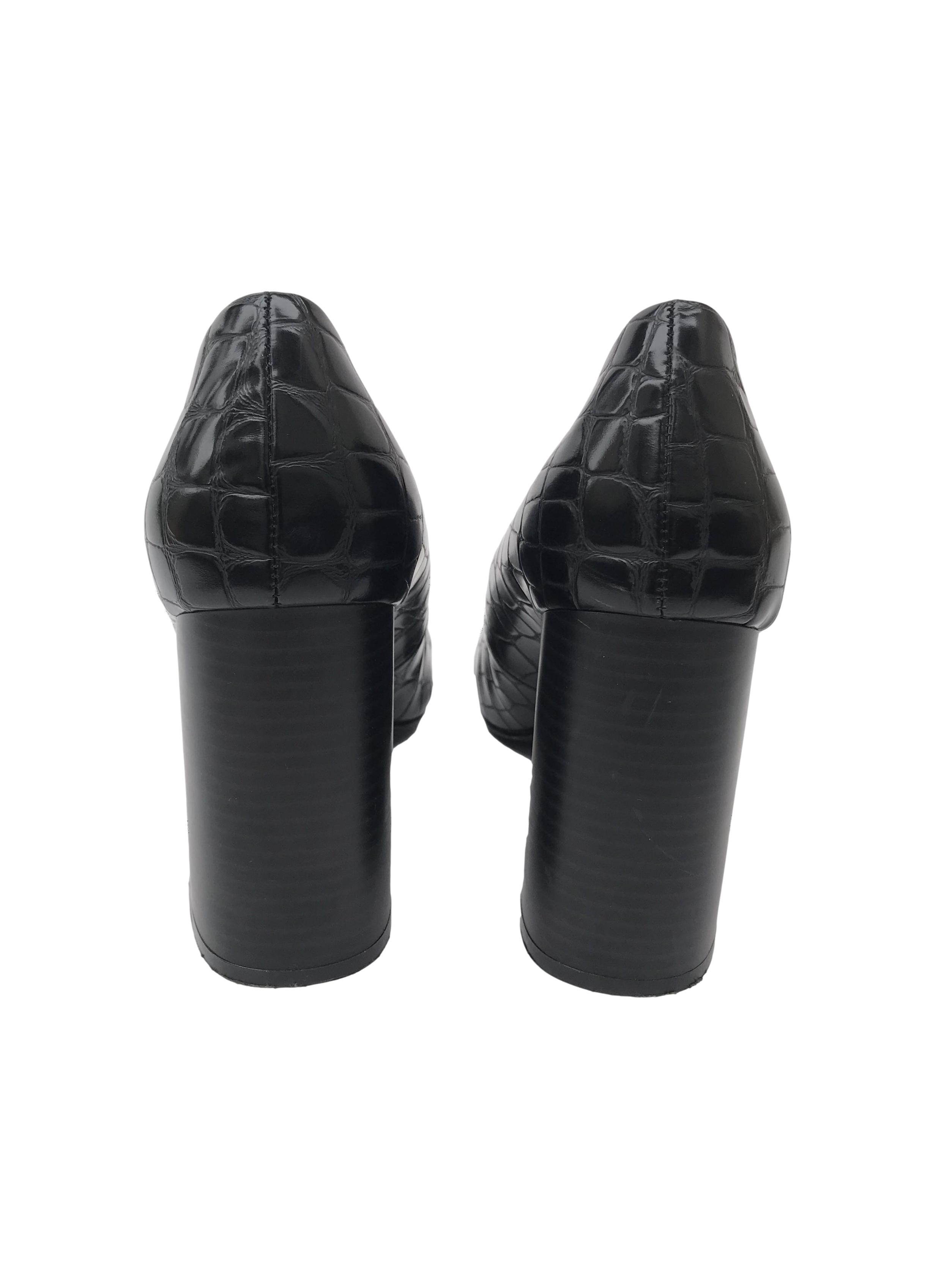 Zapatos H&M negros con textura pitón tipo cuero, punta redonda, taco grueso 9cm. Estado 9/10