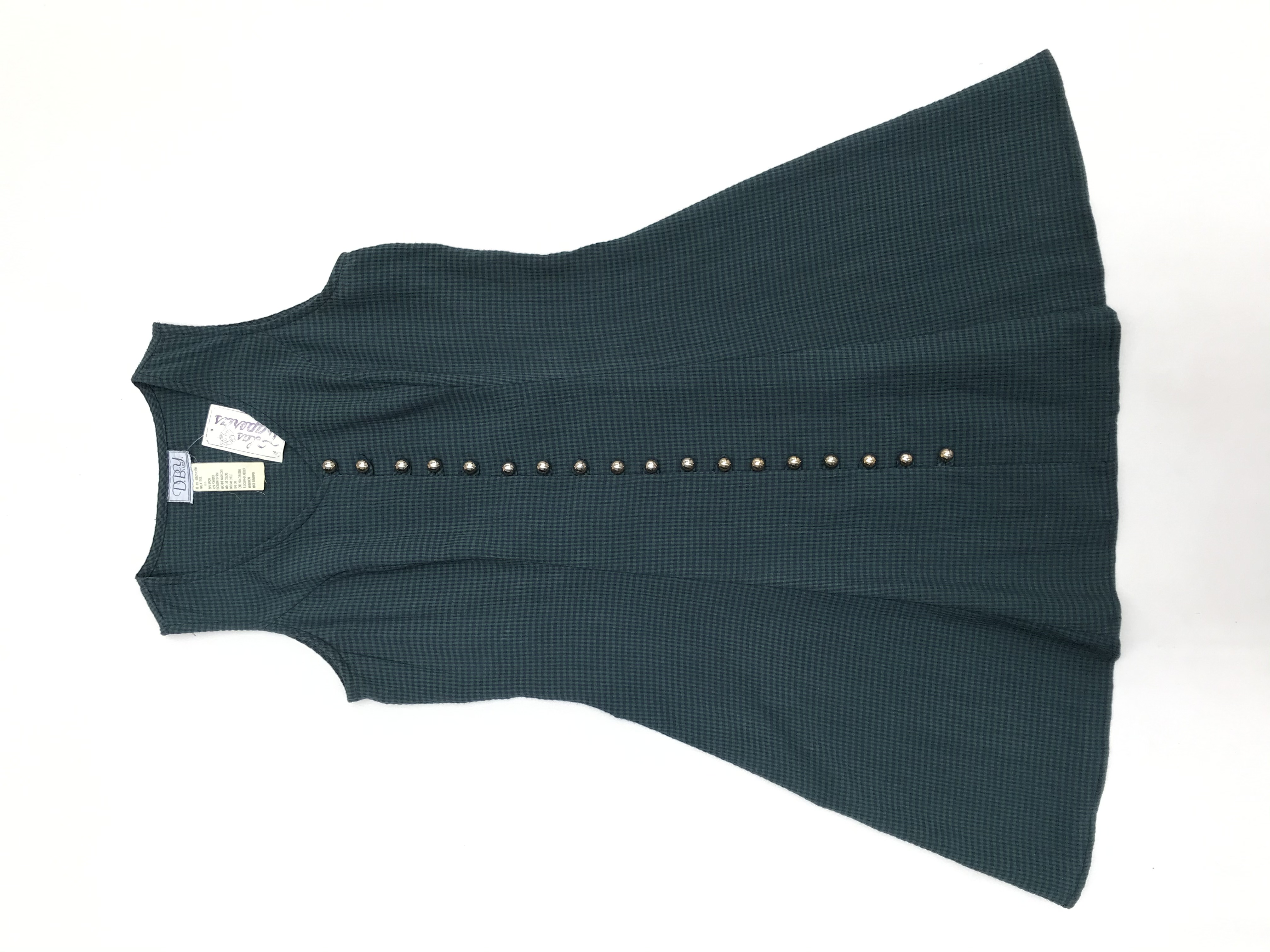 Vestido vintage verde con cuadritos azules, fila de botones, pasador en la espalda y falda en A. Largo 84cm