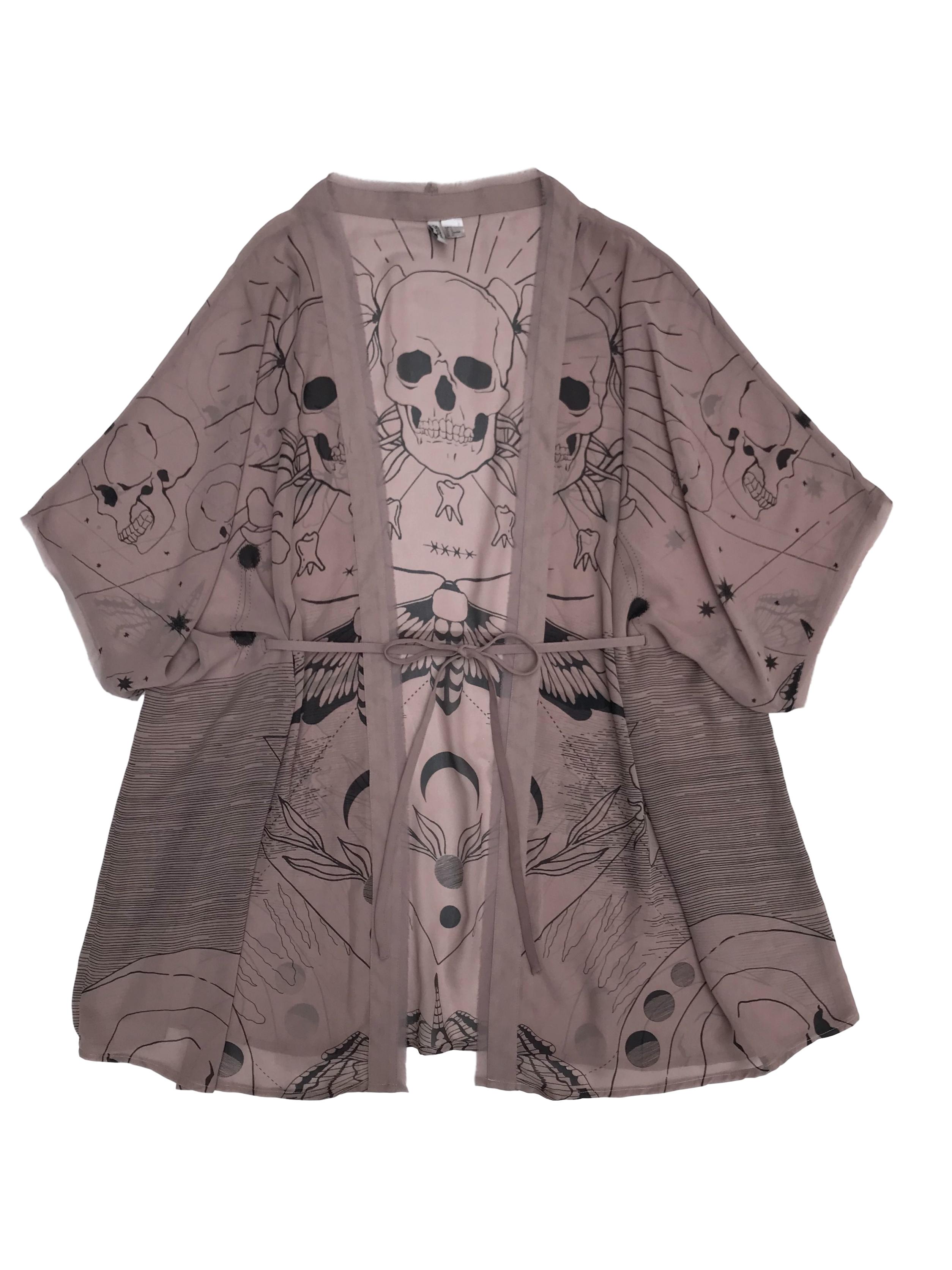 Capa kimono H&M a la rodilla de gasa con estampado calaveras
