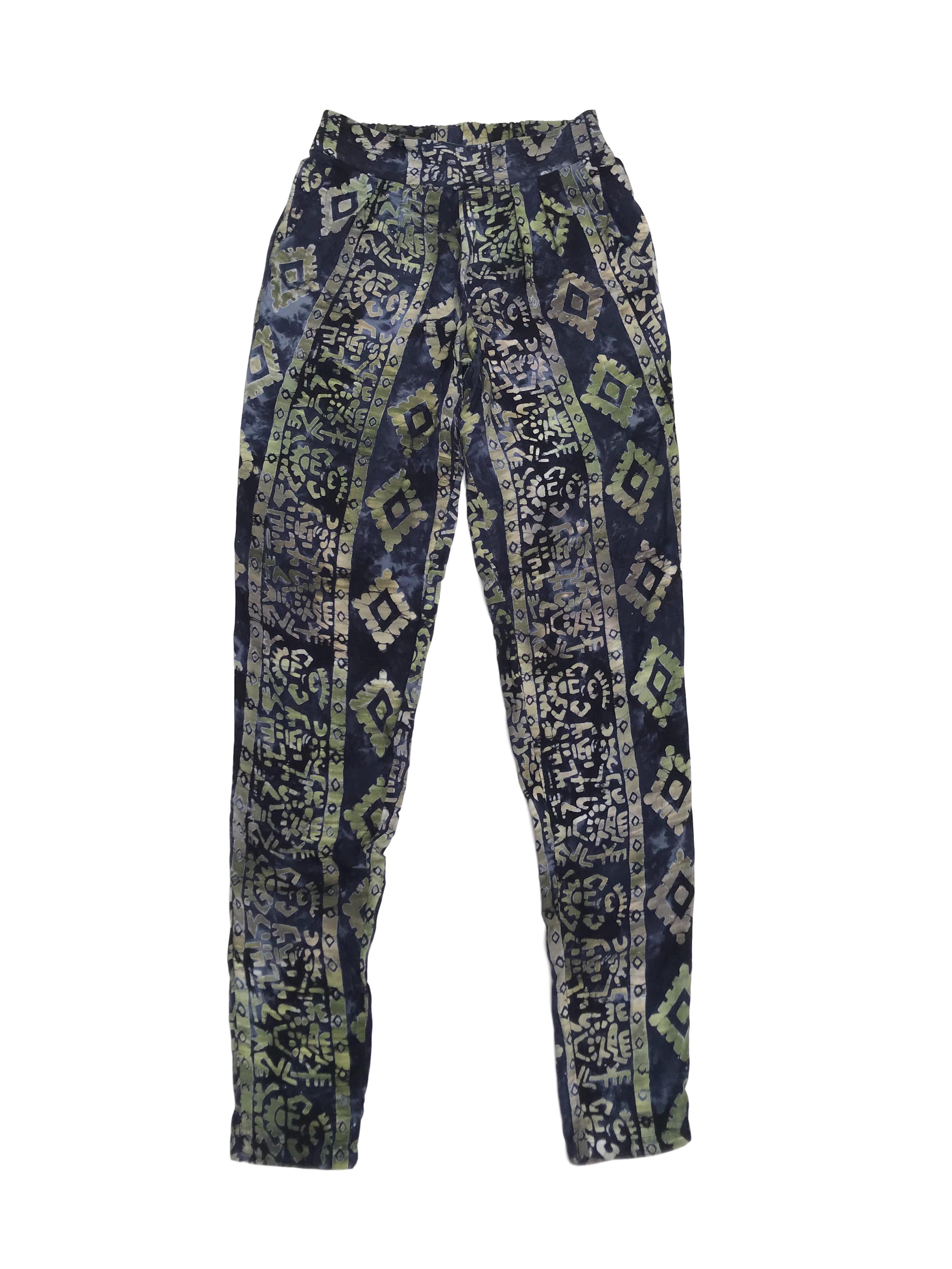 Pantalón fresco 100% algodón, estampado tribal azul y verde, con pretina elástica y bolsillos laterales. Cintura 66 (sin estirar)