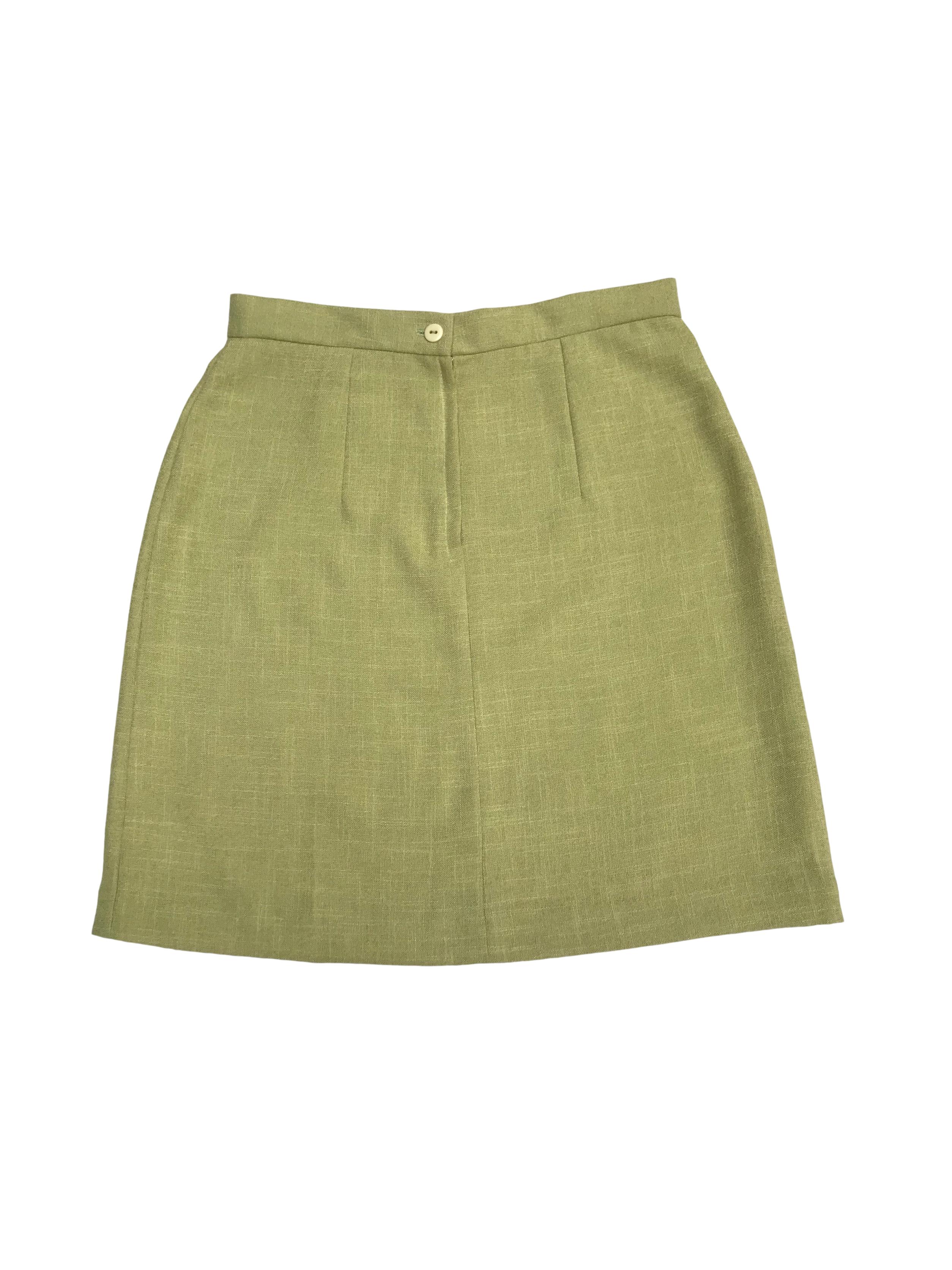 Falda de lino verde con cierre y botónposterior. Color hermoso. Cintura 68cm Cadera 92cm Largo 46cm