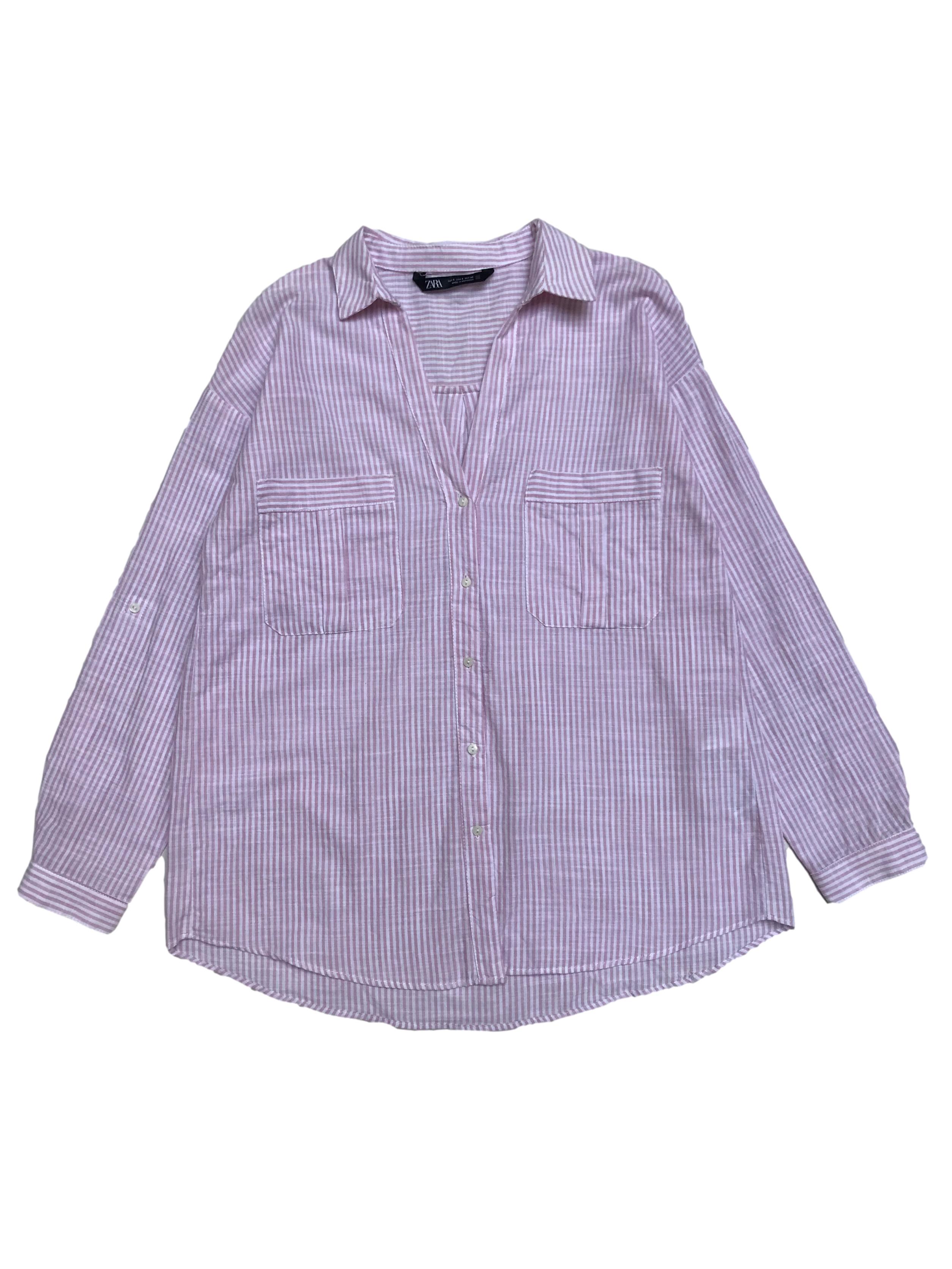 Blusa oversize Zara 100% algodón a rayas blancas y rosadas, botones y bolsillos delanteros, manga regulable con botón. Busto 100cm