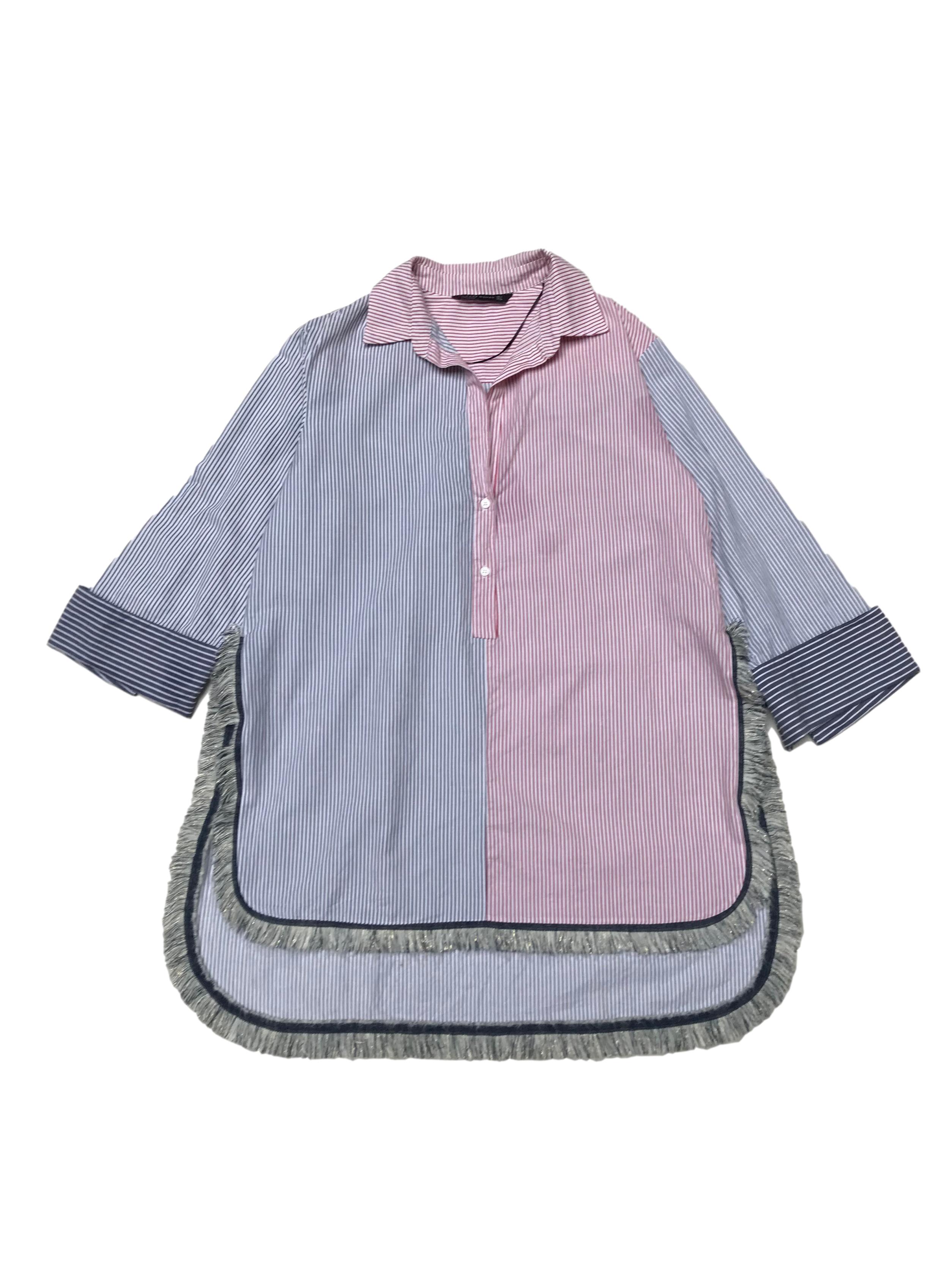 Blusa Zara oversize con mangas remangadas, 80% algodón 20% lino blanco con líneas rojas y azules, aberturas laterales y flecos. Largo 75 - 90cm. Precio original S/ 170