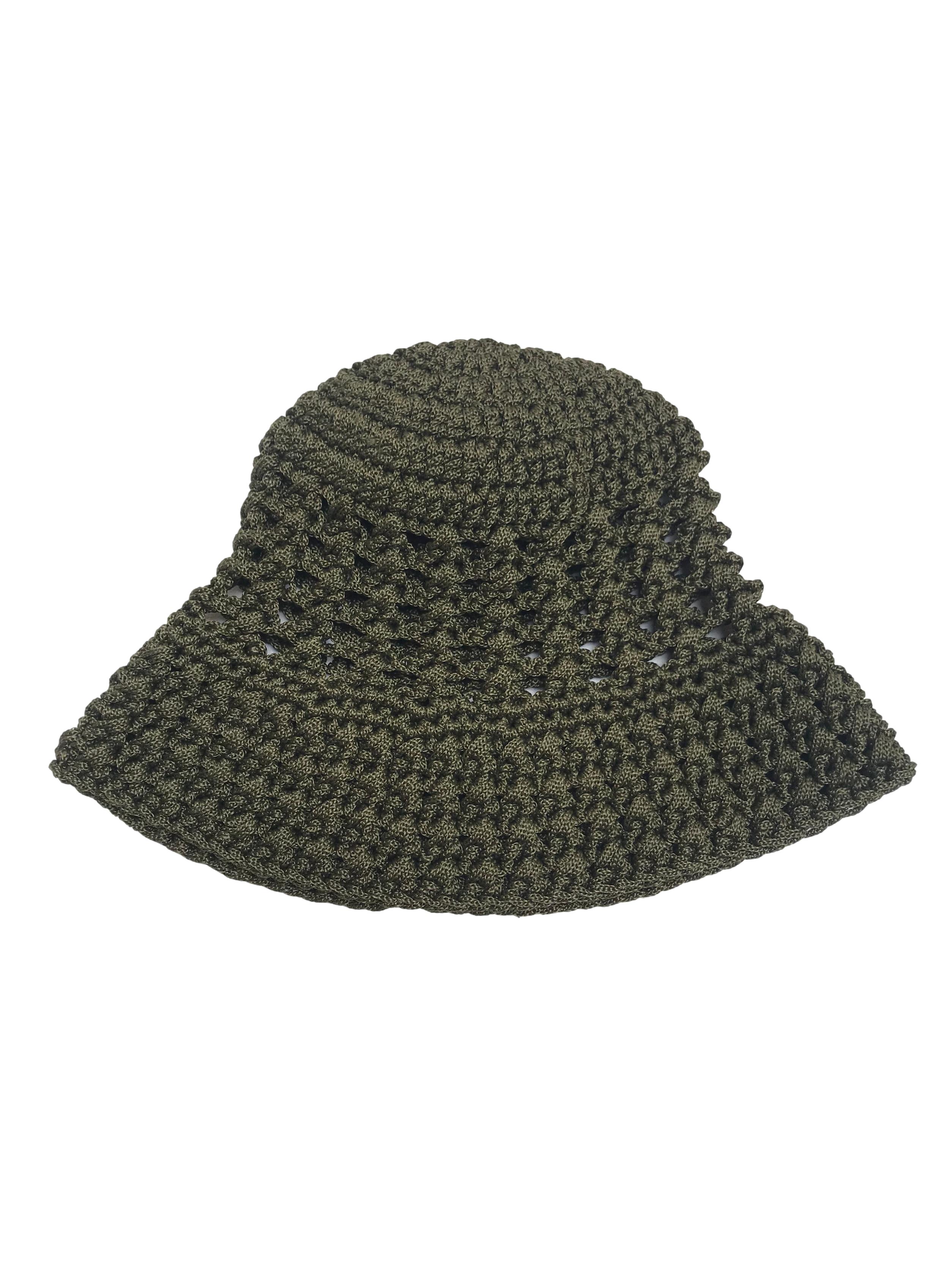 Gorro estilo bucket hat verde tejido a crochet