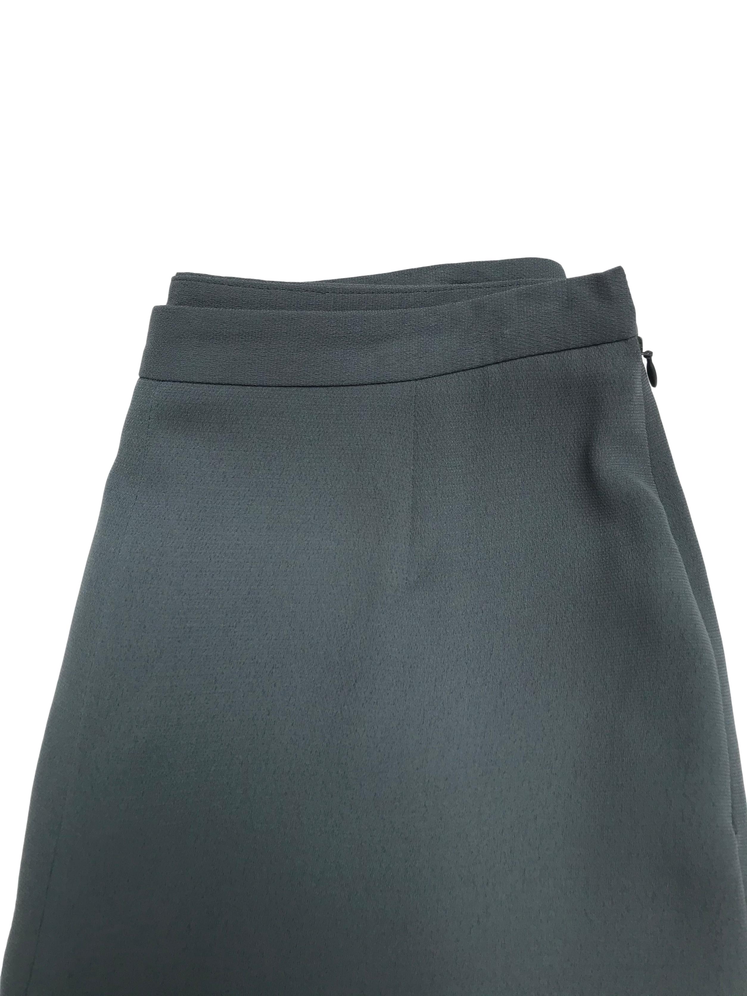 Pantalón vintage verde a la cintura, forrado, corte recto con cierre lateral. Cintura 72cm Cadera 100cm. Tiene Blazer conjunto