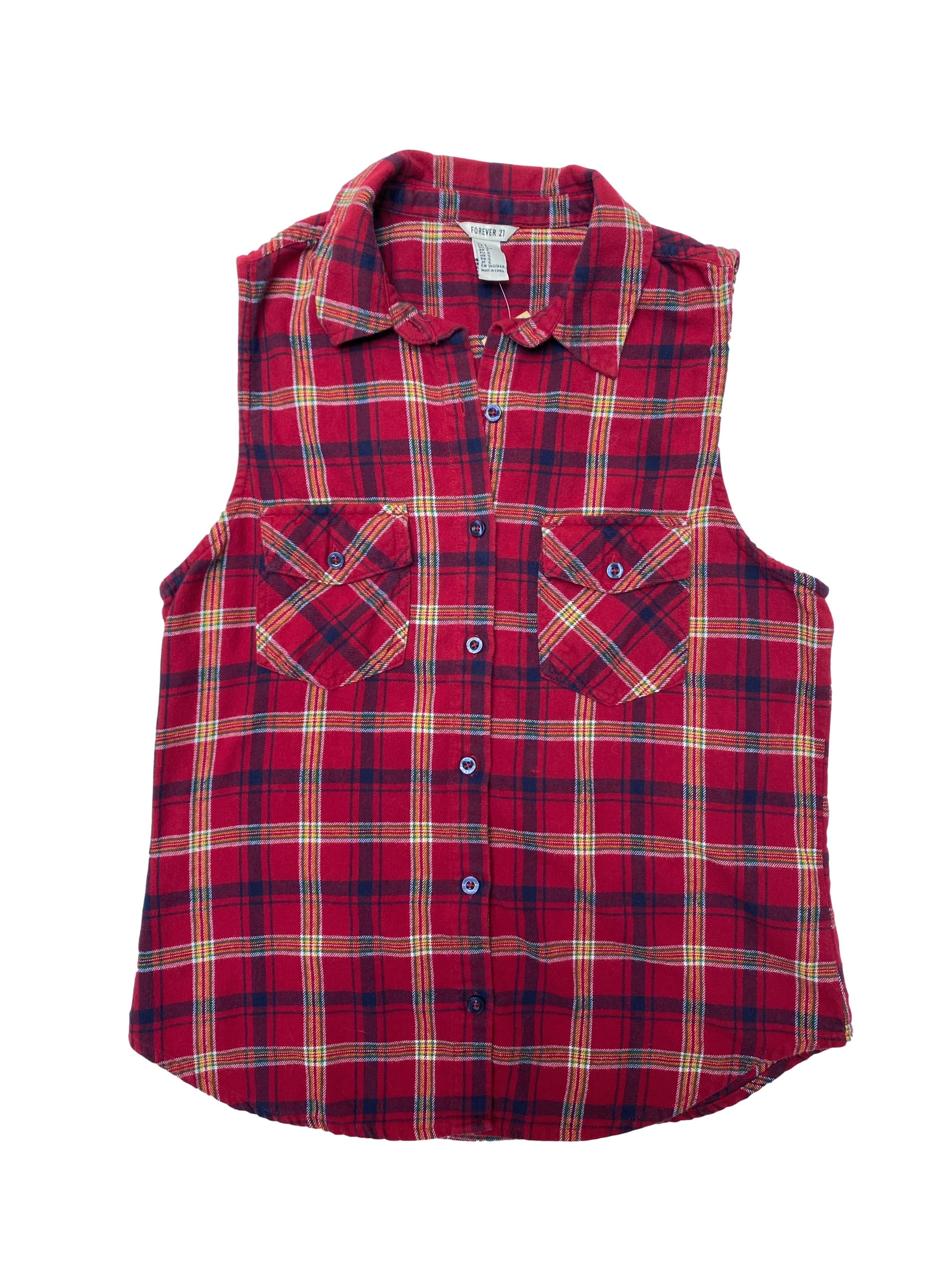Blusa Forever21 de franela 100% algodón roja a cuadros con botones y bolsillos delanteros