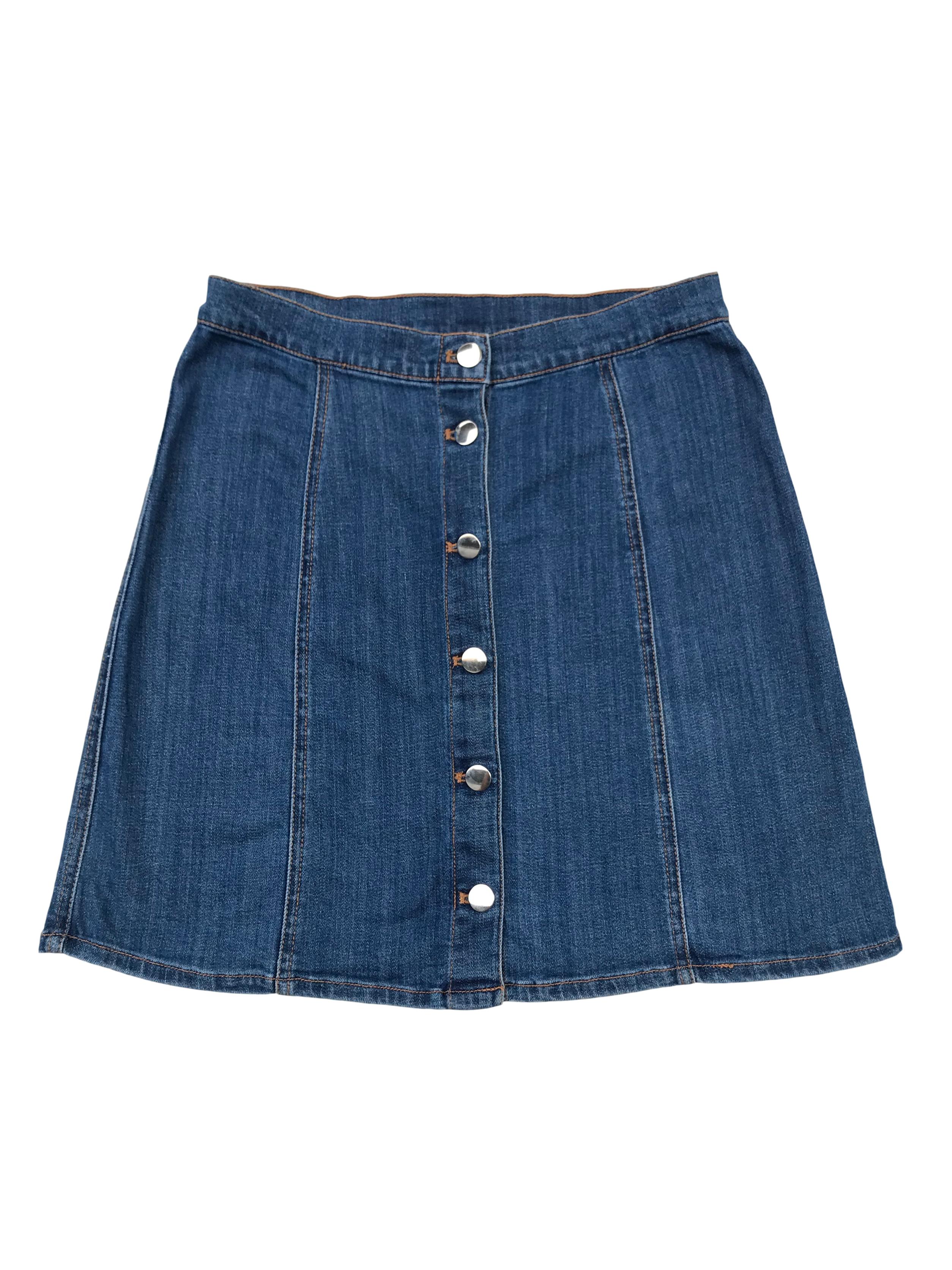 Falda de jean H&M con botones delanteros, corte A. Cintura: 72 cm, largo: 45 cm.