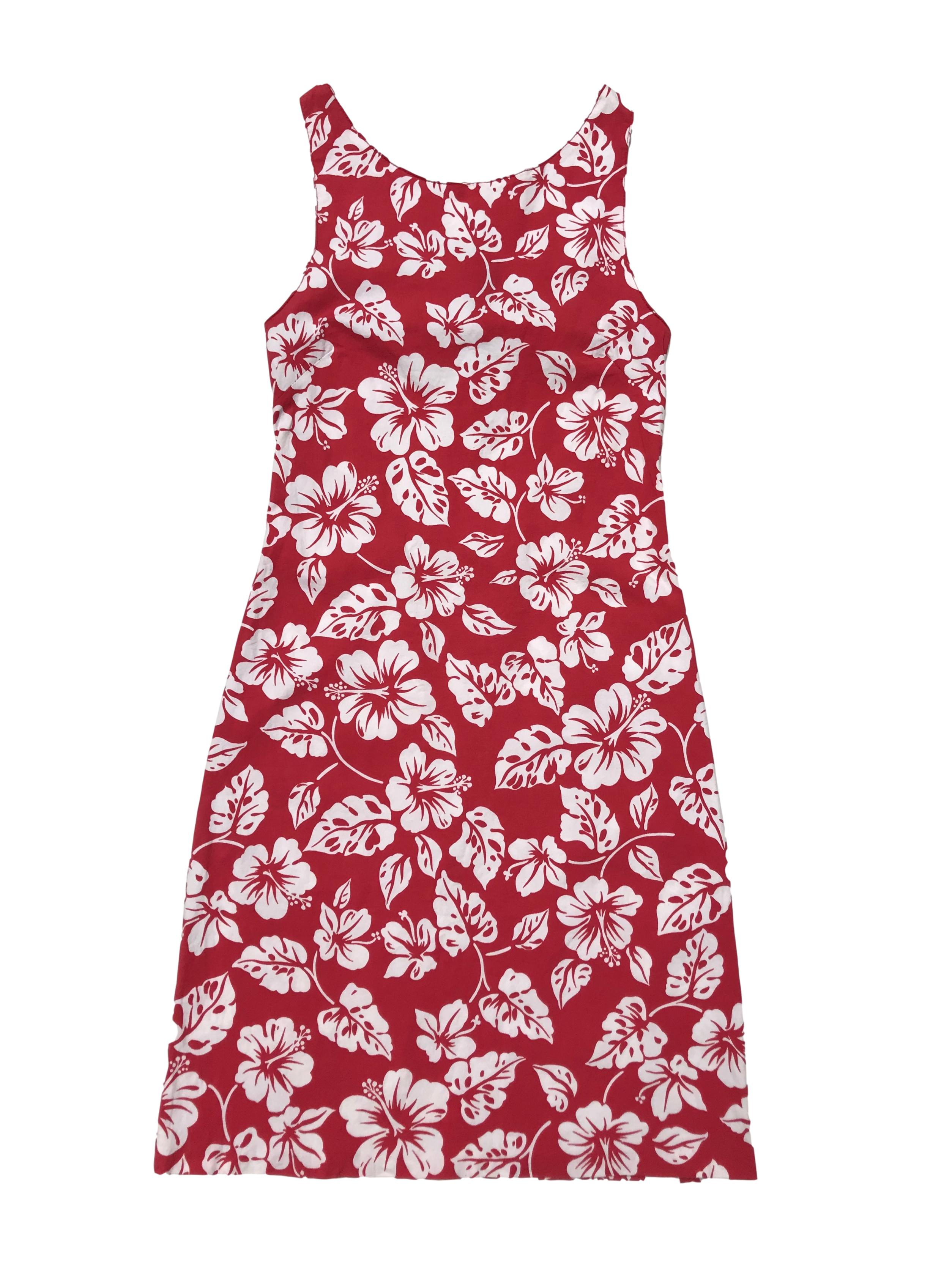 Vestido rojo ligeramente stretch con print tropical blanco, escote en la espalda con lazo, tela tipo algodón camisa con spandex. Largo 88cm