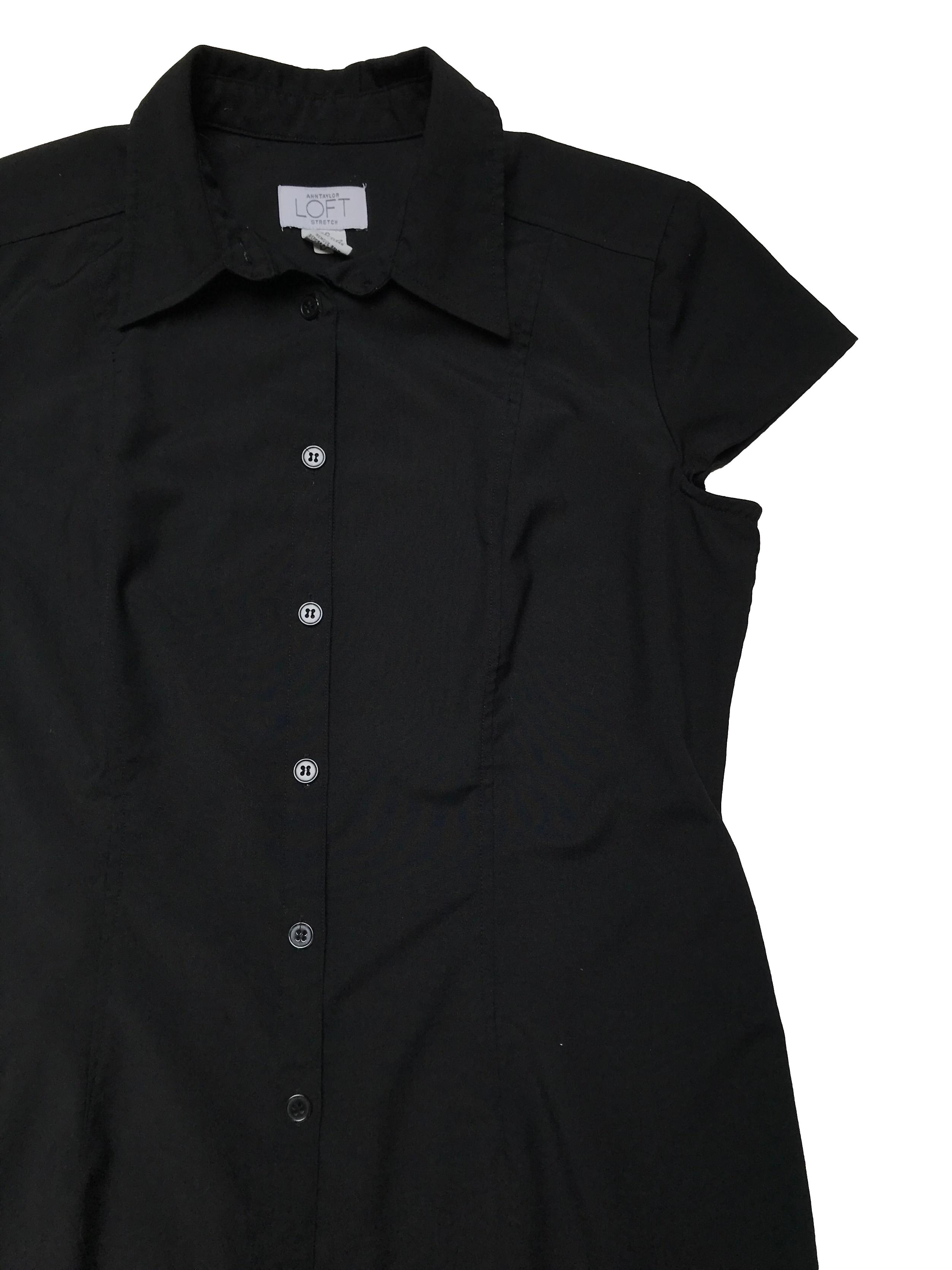 Vestido largo Loft camisero, negro de tela plana tipo camisa, con pinzas delanteras y traseras. Busto 102cm Largo 118cm