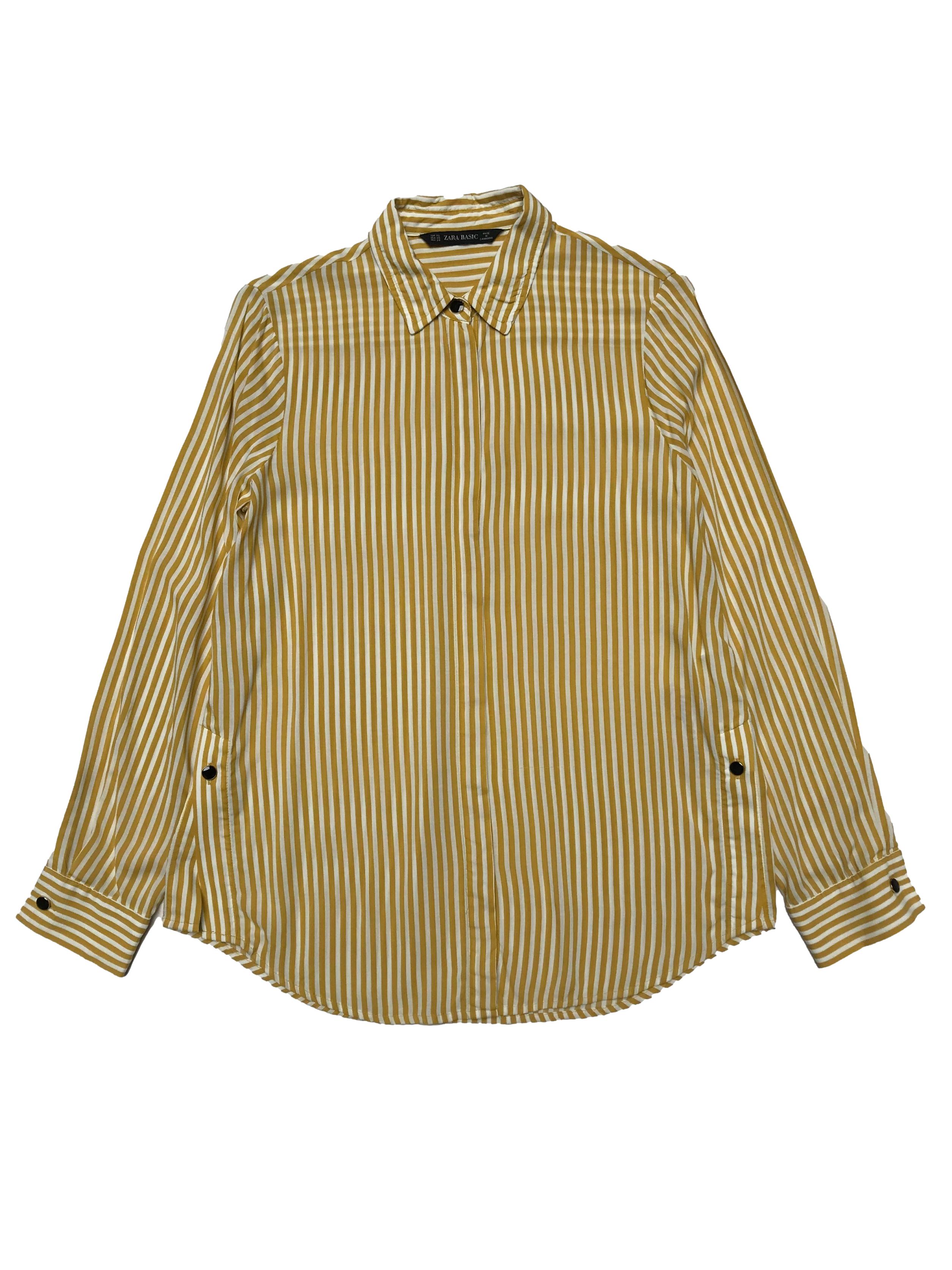 Blusa Zara a rayas blancas y amarillas, botones metálicos en delantero, puños y aberturas laterales, tela viscosa fresca. Busto 96cm Largo 57-66cm
