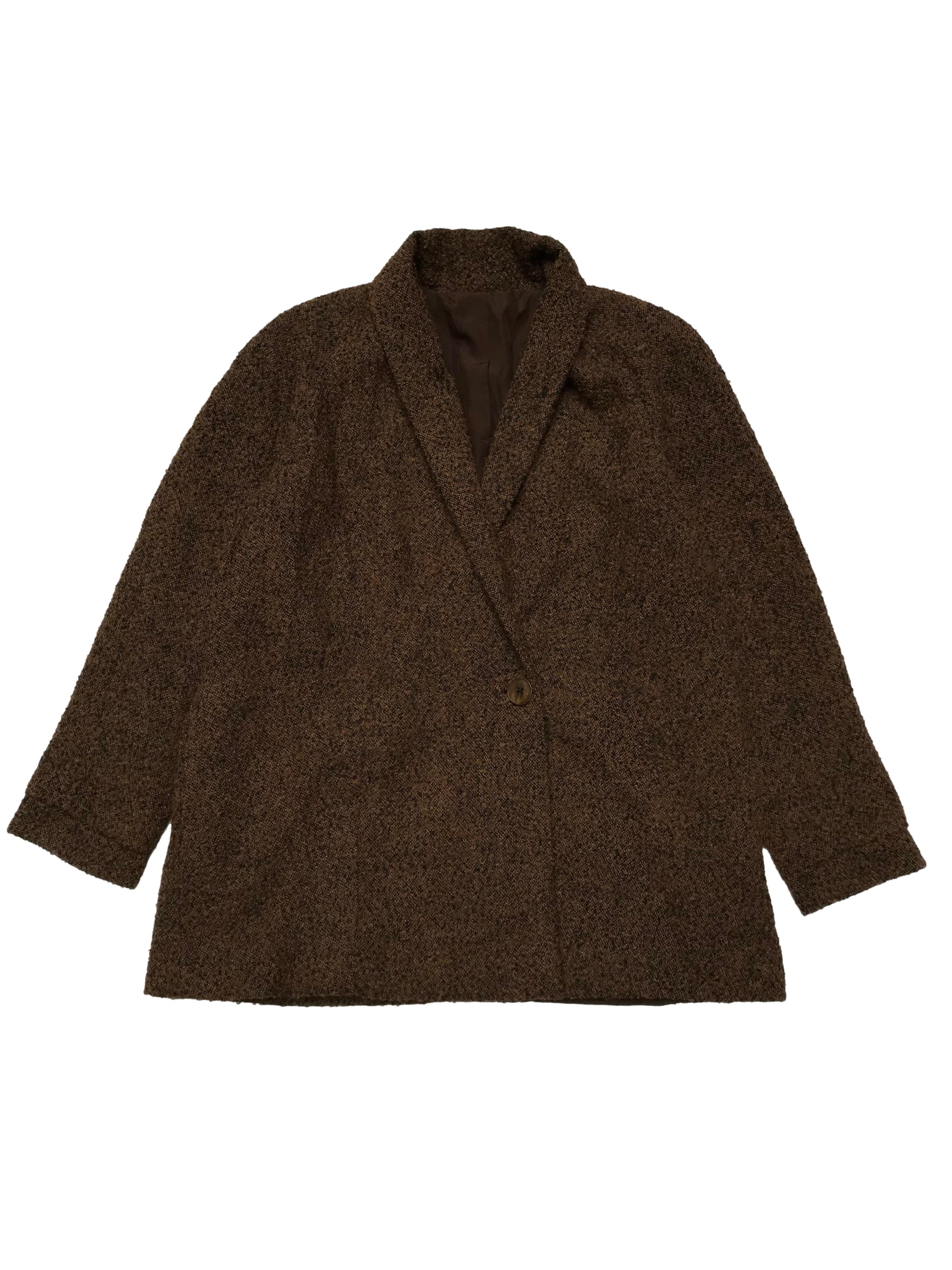 Abrigo de lana y alpaca marrón y negro, forrado, modelo cruzado con bolsillos laterales.  Ancho 120cm Largo 76cm