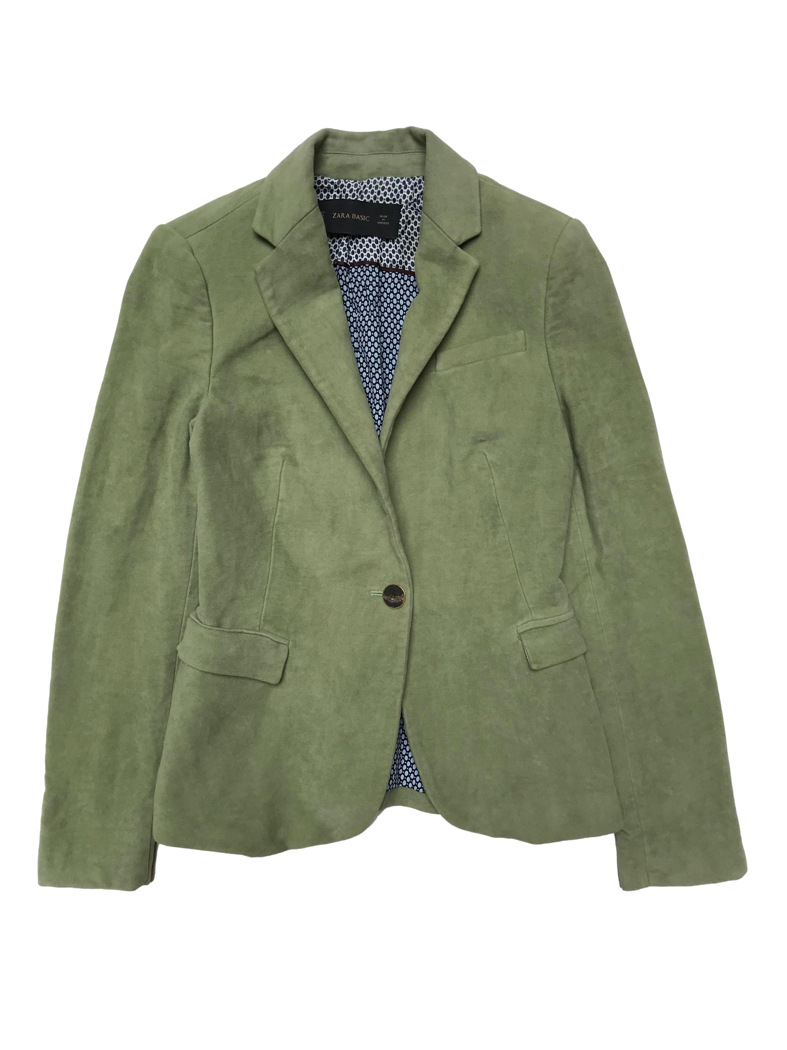 Blazer Zara de pana verde 100% algodón con coderas marrones, tiene forro, de un solo botón. Busto 85cm Largo 56cm. Precio original S/ 219