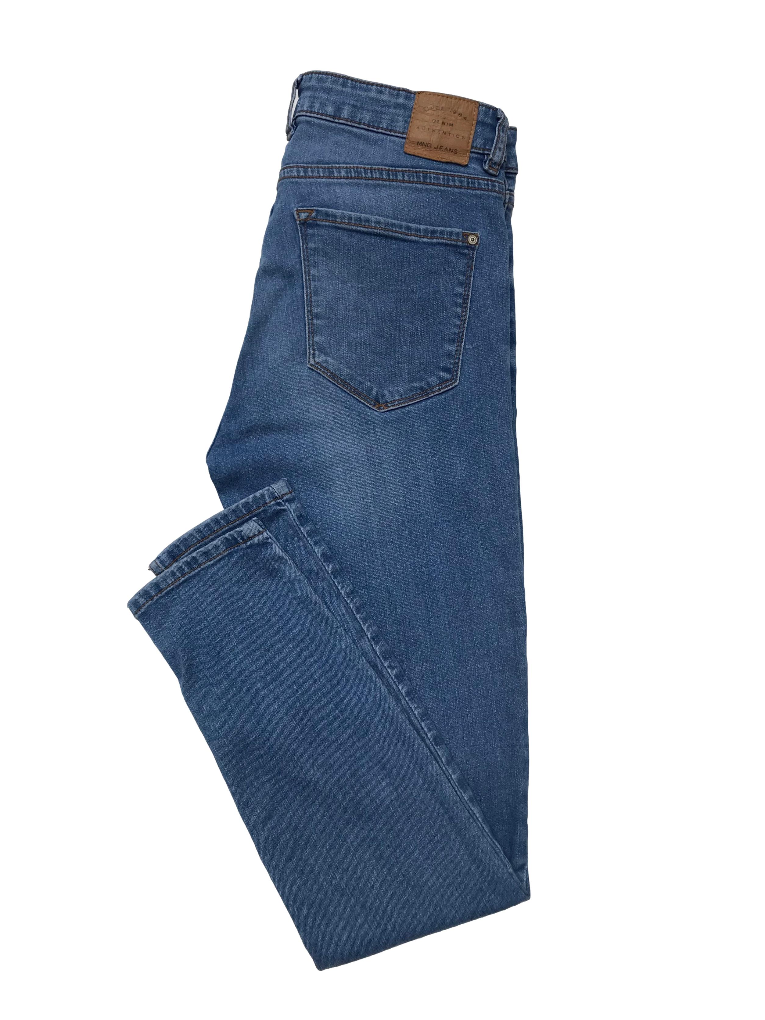 Skinny jean Mango 98% algodón stretch, efecto focalizado, bolsillos delanteros y traseros. Cintura 72cm Largo 93cm