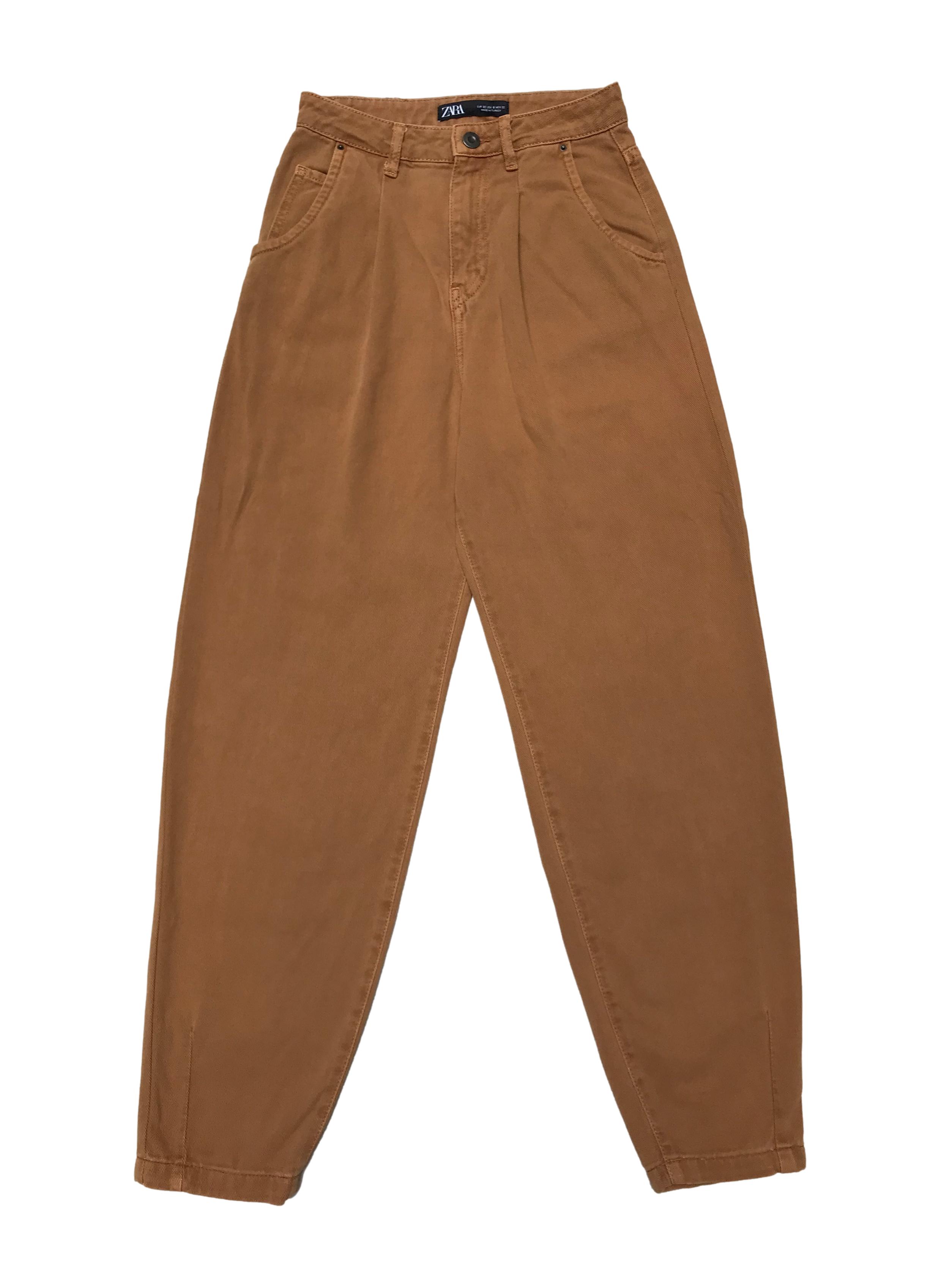 Slouchy jean Zara 100% algodón camel, tiro alto, modelo five pockets. Cintura 62cm Cadera 90cm Largo 98cm