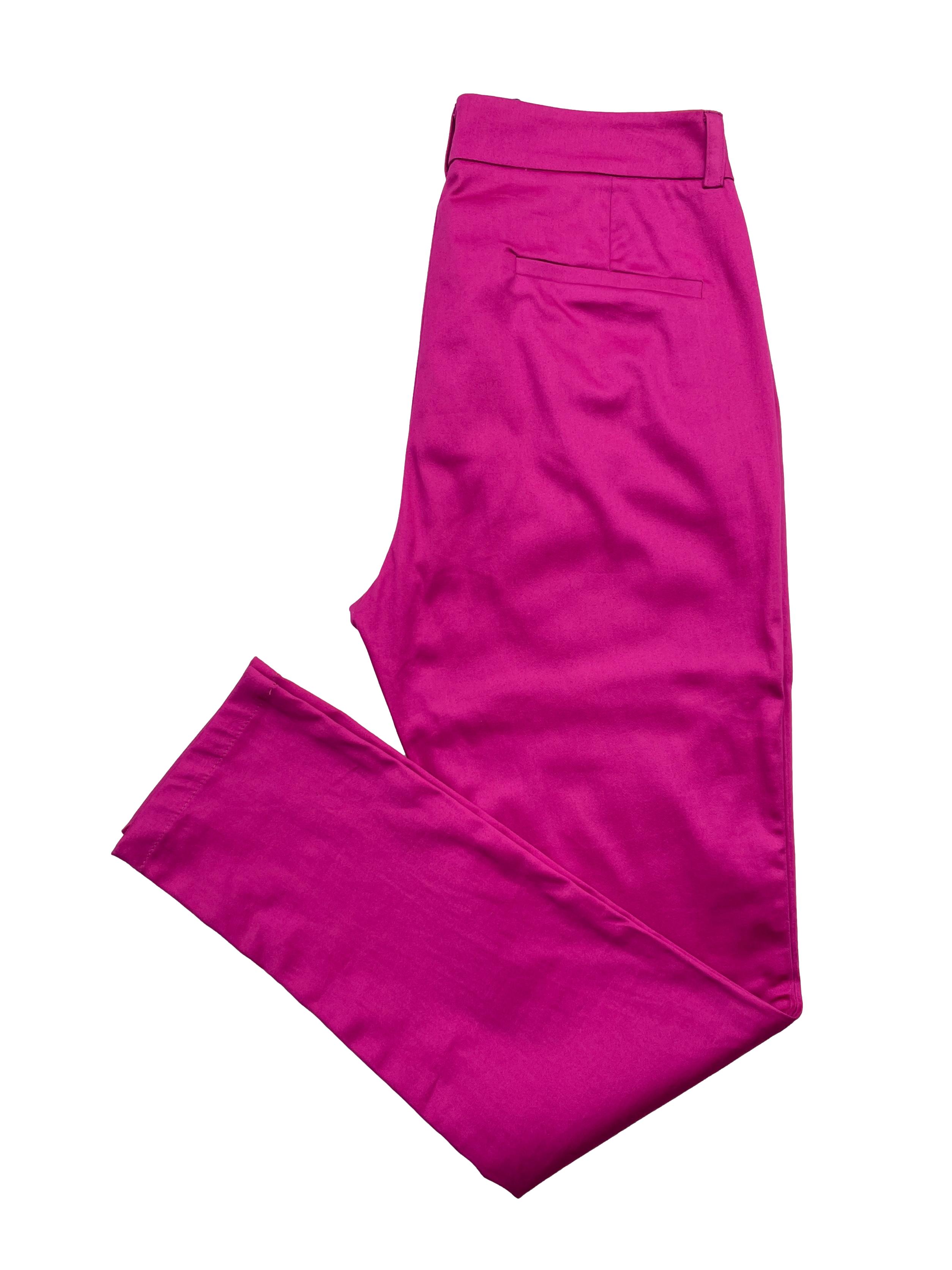 Pantalón formal Marquis fucsia, 97% algodón stretch, corte slim con bolsillos laterales. Cintura 78cm Tiro 24cm Largo 94cm