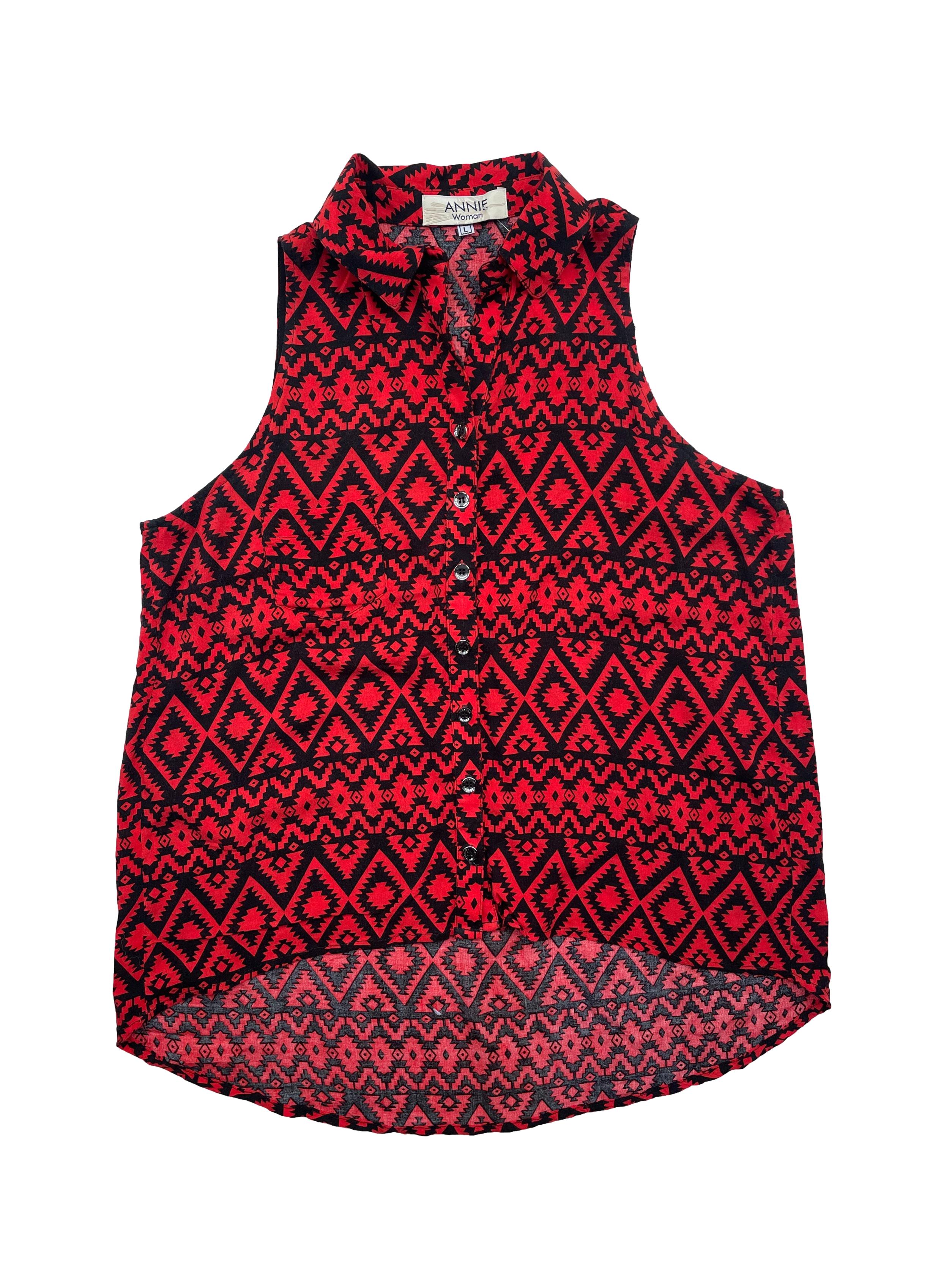 Blusa Annie Woman color rojo con estampado tribal en negro, tela tipo chalis. Busto: 96cm, Largo: 65cm