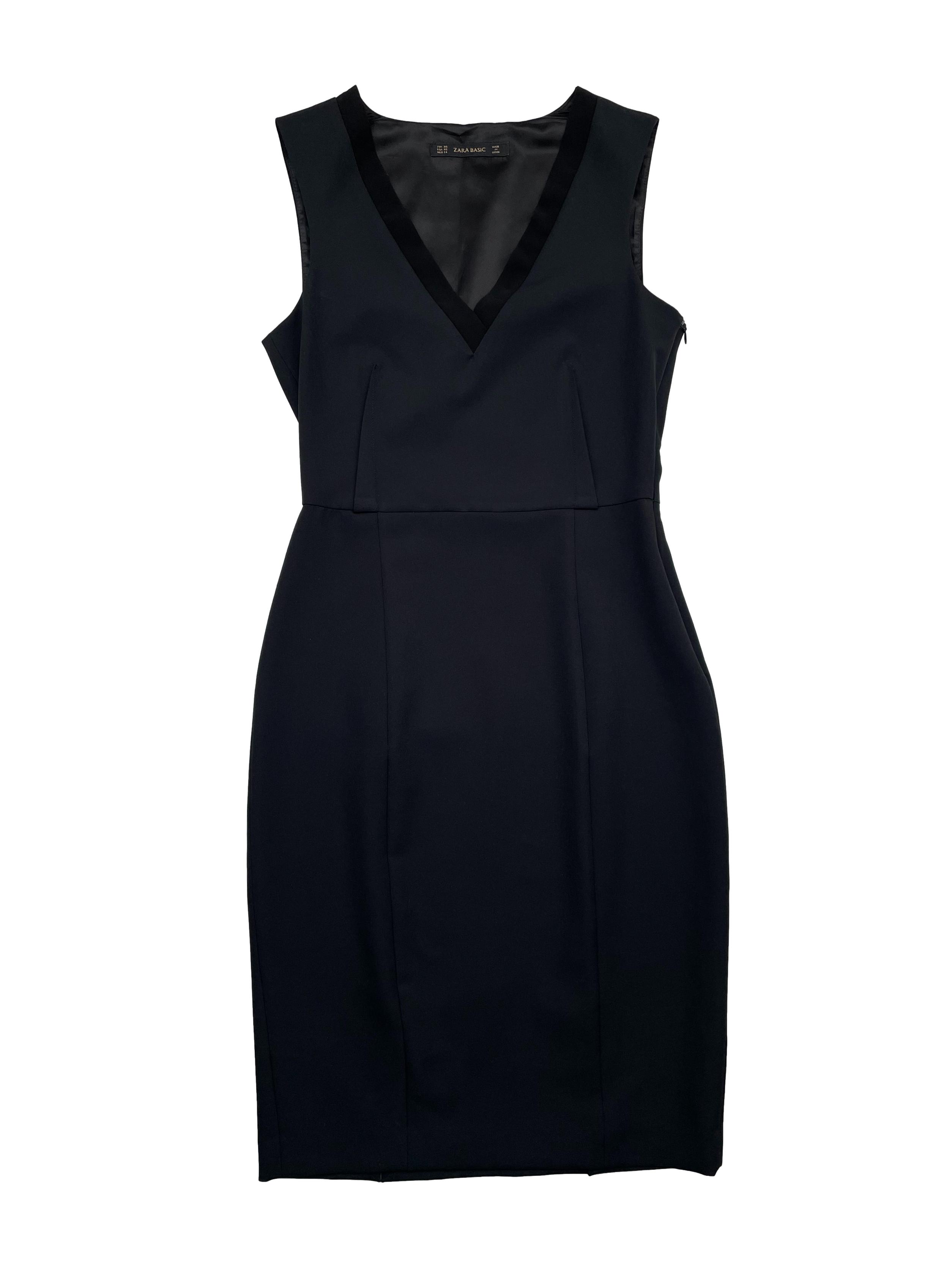 Vestido Zara negro entallado de tela plana con en V y cierre invisible lateral. Busto Largo | Las Traperas