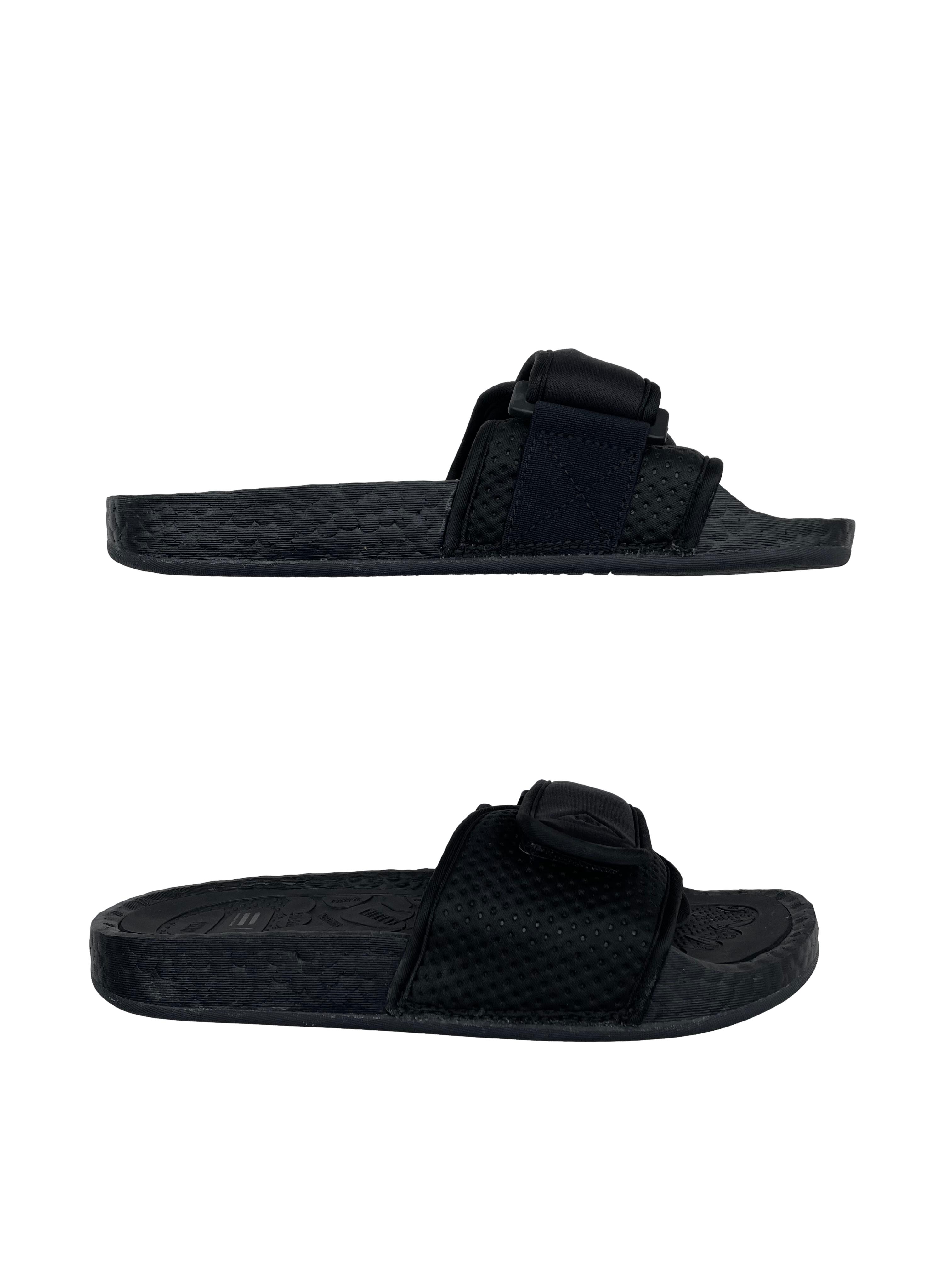 Sandalias Adidas Pharrell Williams negras, empeine acolchado y con velcro. Nuevas, precio original S/ | Las