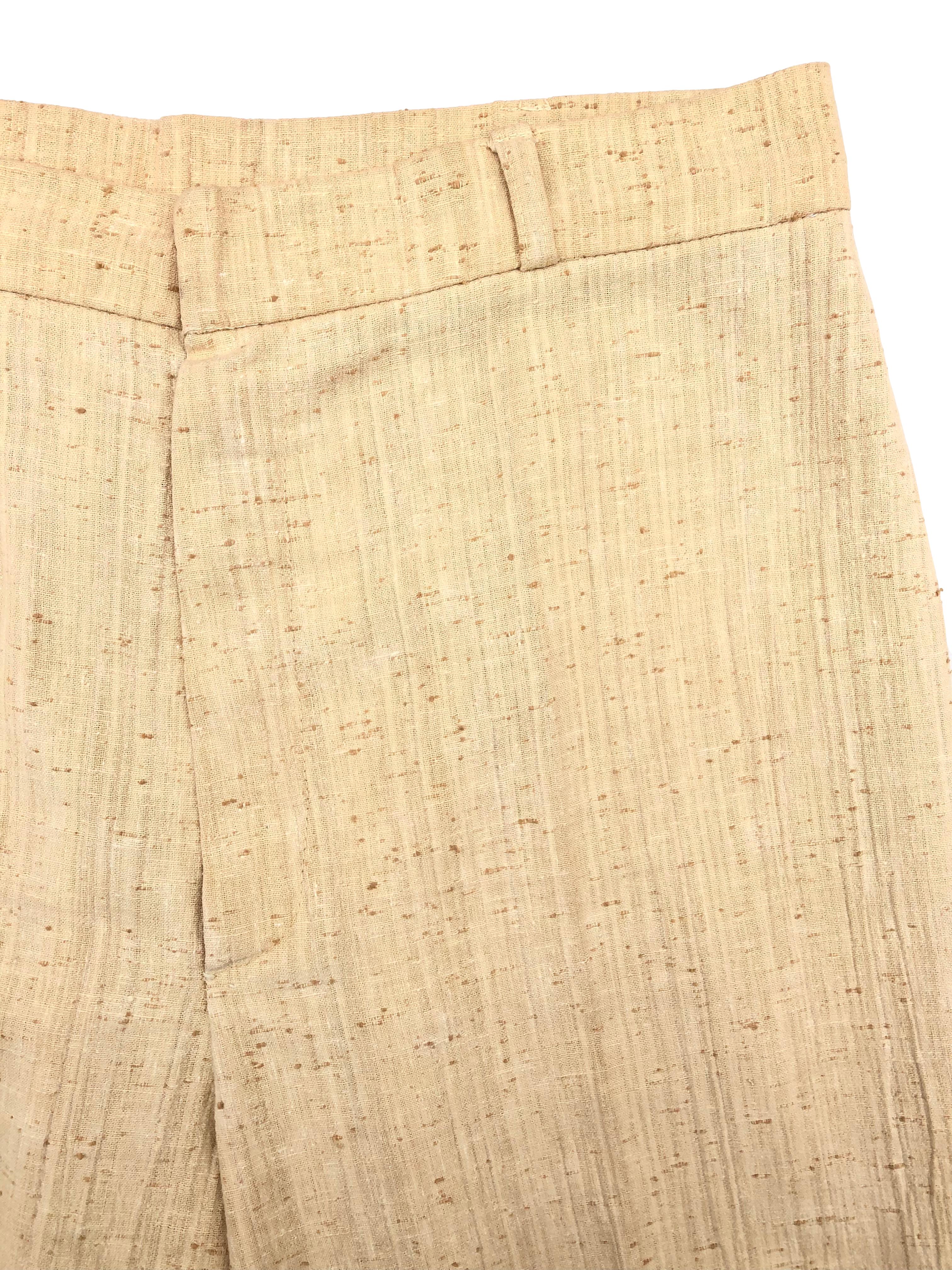 Pantalón vintage a la cintura, amarillo con textura rústica, corte recto. Cintura 75cm Tiro 33cm Largo 98cm